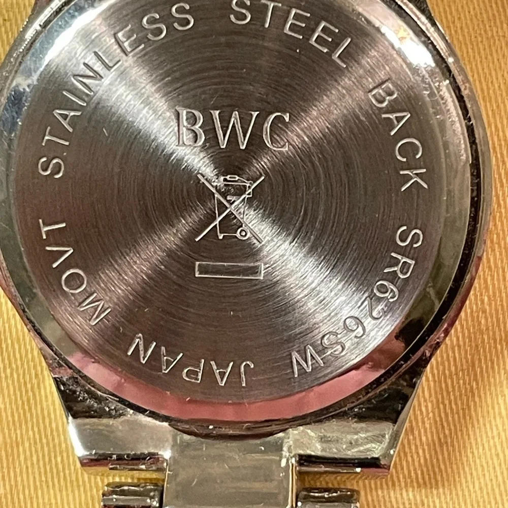 VGC Vintage AVON Floating Charms Silver tone Wristwatch. - Picture 9 of 16